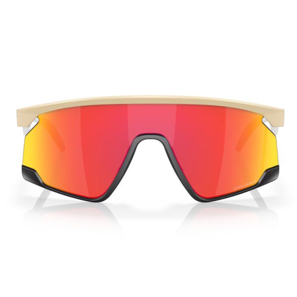 Oakley Sunglasses Unisex Bxtr With Matte Desert Tan Frame And Prizm Ruby Lenses - Image 2