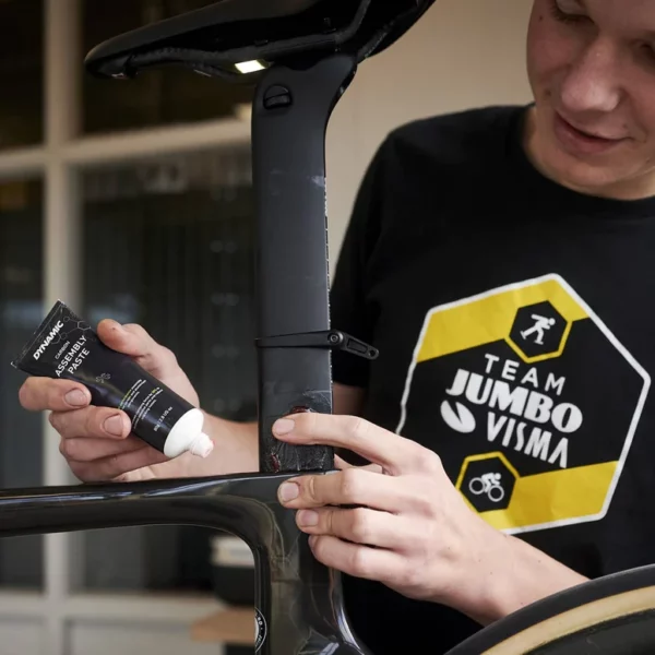 Dynamic Carbon Assembly Paste 80g - Image 3